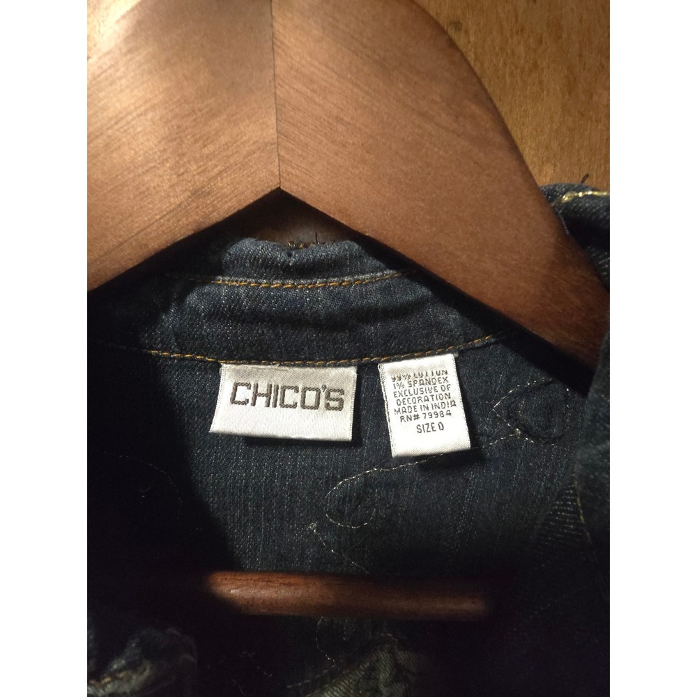 Chico's Women's Blue Denim Beaded Sequin Embroidered Jacket Dark Wash Size 0 S - Picture 2 of 8